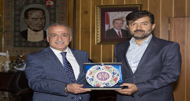 ÖNDER Başkanı Halit Bekiroğlu, Rektör Çomaklı’yı ziyaret etti