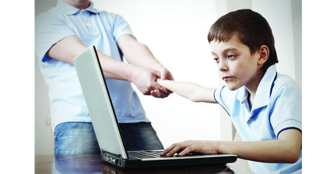 Çocuğunuz yaz tatilinde internet bağımlısı olmasın!