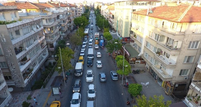 Atatürk bulvarı ile Kemal Köker caddesi tek yönlü oluyor