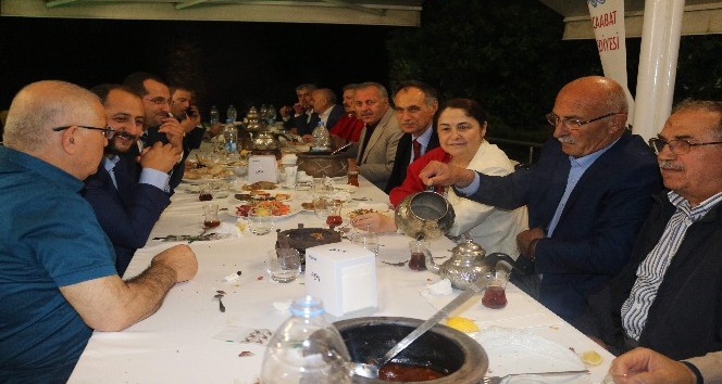 Başkan Türkmen belediye personeli ile iftar sofrasında buluştu