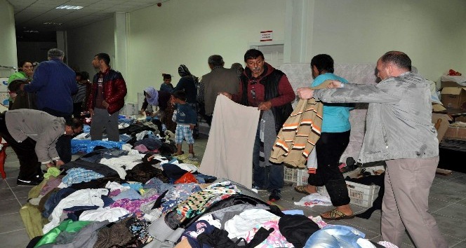 Sorgun’da 300 aileye gıda ve giysi yardımı yapıldı