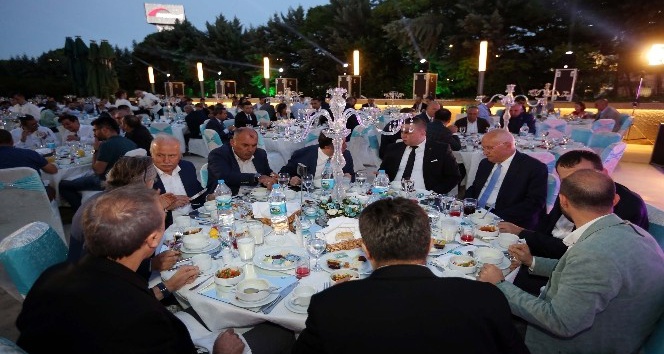 Yenimahalle Belediye Başkanı Fethi Yaşar EMSİAD’ın iftar sofrasına konuk oldu
