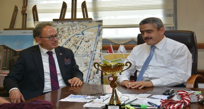 Tavas Belediye Başkanı Akyol, Başkan Alıcık’ı ziyaret etti