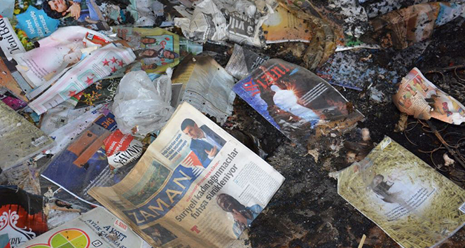 Yangında FETÖ elebaşına ait kitaplar yandı