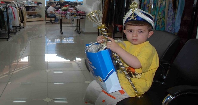 Bağcılar’da “Bayramlıklar Hayır Çarşısı’ndan”