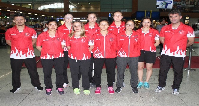 Genç Kadın Masa Tenisi Milli Takımı, hazırlıklarını Romanya’da sürdürecek