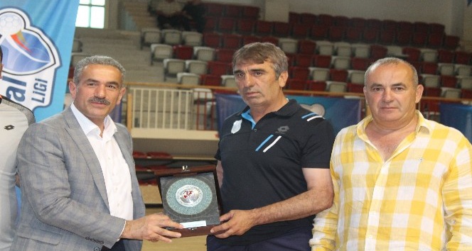 Futsalda şampiyonluğu Arnavutköy kazandı