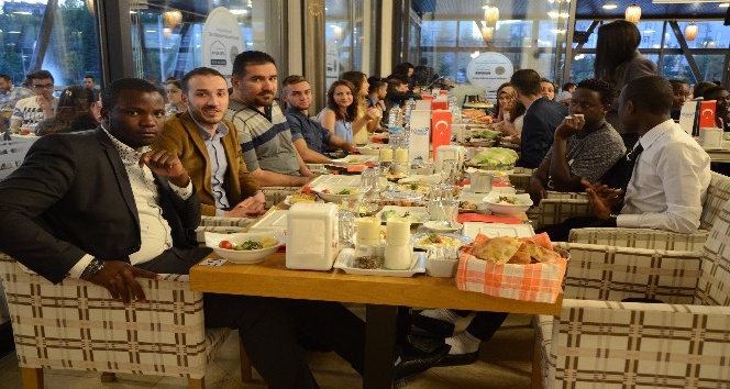 (Özel haber) 50 farklı ülkeden gelerek Türkiye’de iftar yaptılar