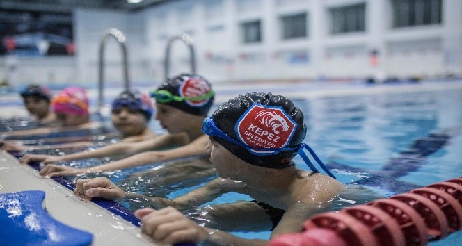 Olimpik Yüzme havuzuna yoğun ilgi