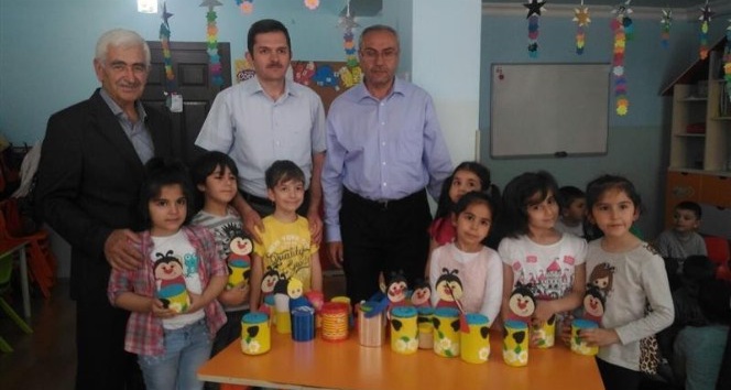 Erzincan’da minik öğrencilerden örnek davranış