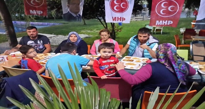 MHP’liler Fırat Yılmaz Çakıroğlu Parkındaki iftarda buluştu