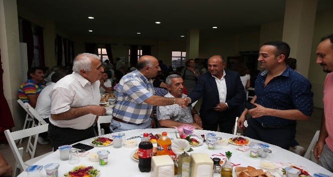 Başkan Arslan Çiğli protokolüne iftar yemeği verdi
