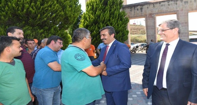 Başkan Çetin belediye personeliyle bayramlaştı