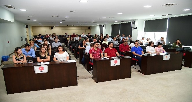 Adana Büyükşehir’den sosyal medya gönüllülerine eğitim