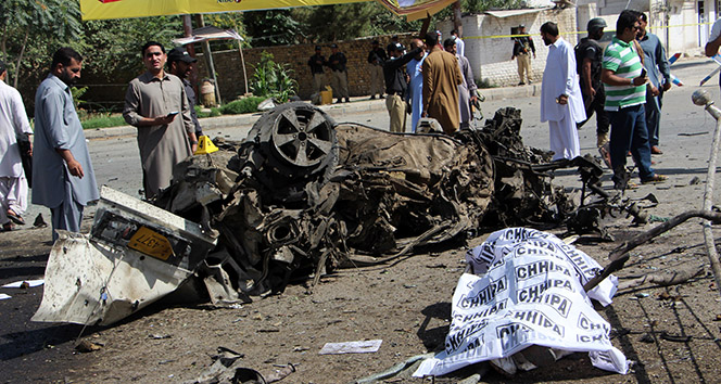 Pakistanda bombalı saldırı: 10 ölü, 18 yaralı