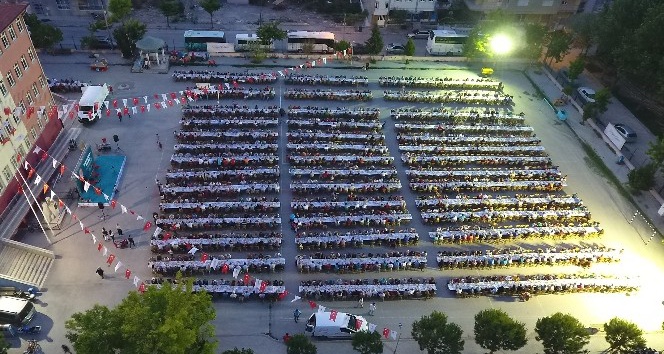 Pamukkale Belediyesi’nden Deliktaş’ta 2 bin kişilik iftar sofrası