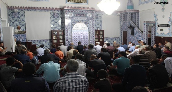 Yavuzeli’nde Ramazanın son teravih namazı kılındı