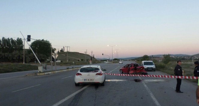 Sivas’taki trafik kazasında yaralanan 3 yaşındaki çocuk öldü