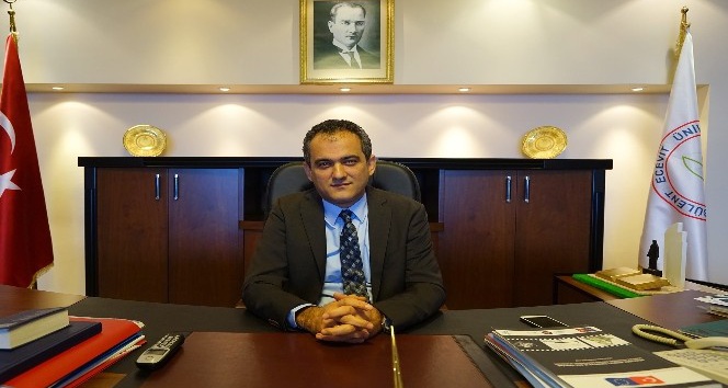 Rektör Prof. Dr. Mahmut Özer Ramazan Bayramını kutladı