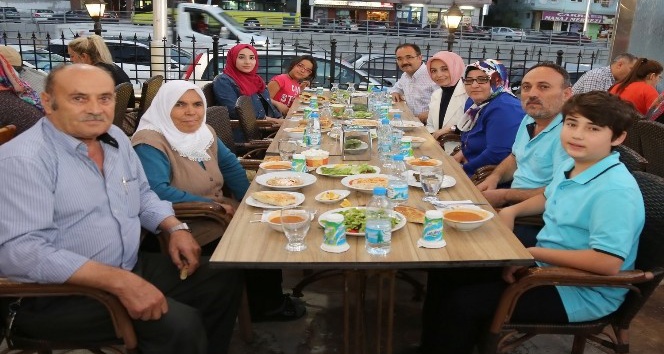 Başkan Cahan Şehit Aileleri ve Gazilerle iftar yaptı