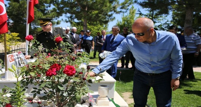 Karaman’da şehitlik ziyareti