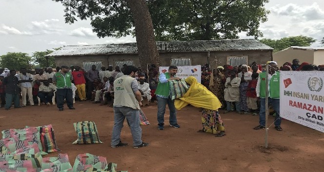 İHH’dan Çad’a sığınan Orta Afrika’lı mültecilere yardım