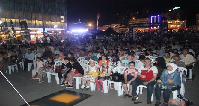 Bursa’da ödüllü Maraş dondurması izdihamı