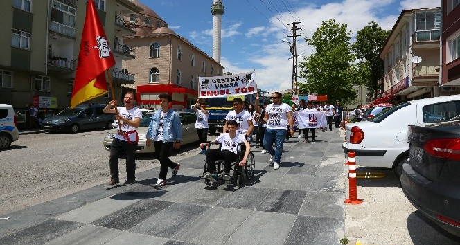 Engelli hakları için yürüdüler
