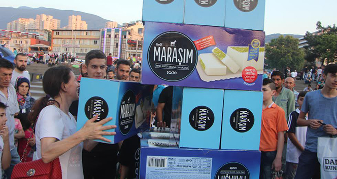 Bursa’da ödüllü Maraş dondurması izdihamı