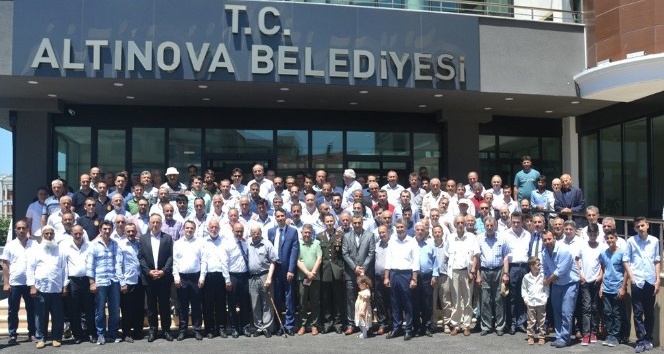 Altınova bayramlaştı