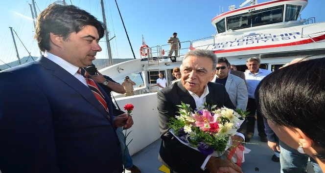 İzmir-Foça gemi seferleri başladı