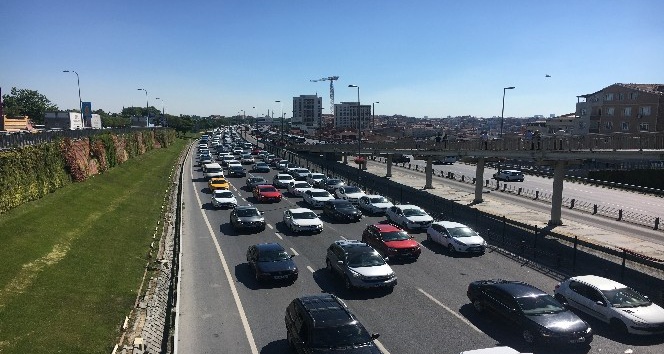 İstanbul trafiğinde bayram yoğunluğu