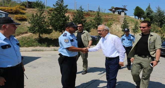 Bakan Elvan, polislerin bayramını kutladı