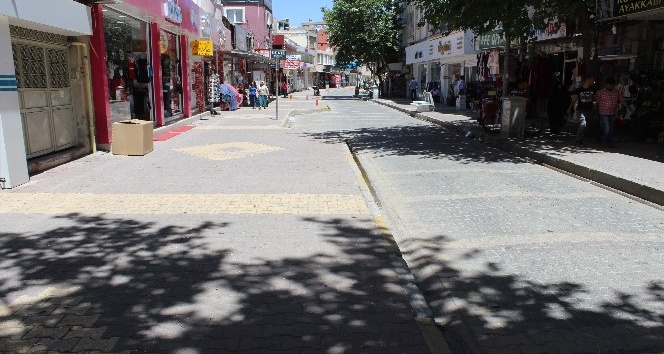 Adıyaman’da cadde ve sokaklar boş kaldı