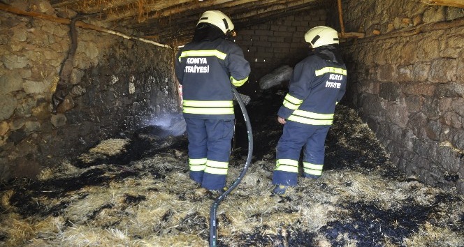 Konya’da samanlık yangını diğer evlere sıçramadan söndürüldü