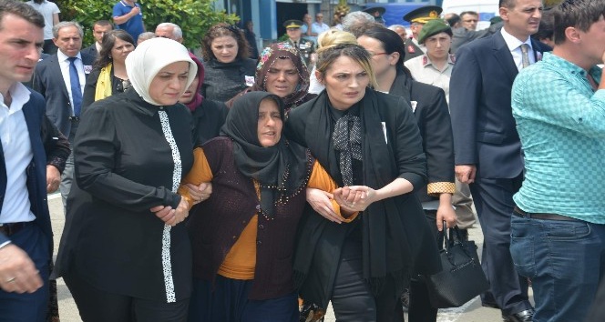 Şırnak’ta şehit olan askerin cenazesi memleketi Trabzon’a getirildi