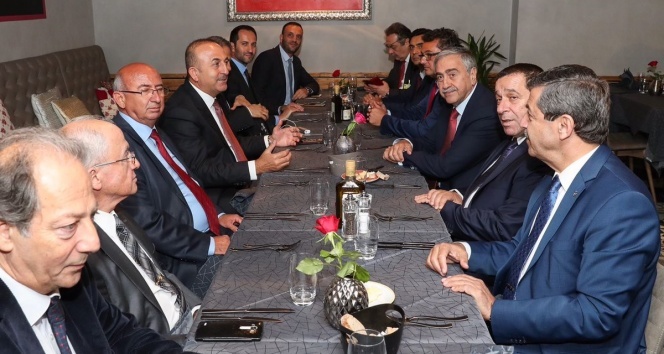 Çavuşoğlu ve Akıncı, Cenevre&#039;de siyasi temsilcilerle bir araya geldi
