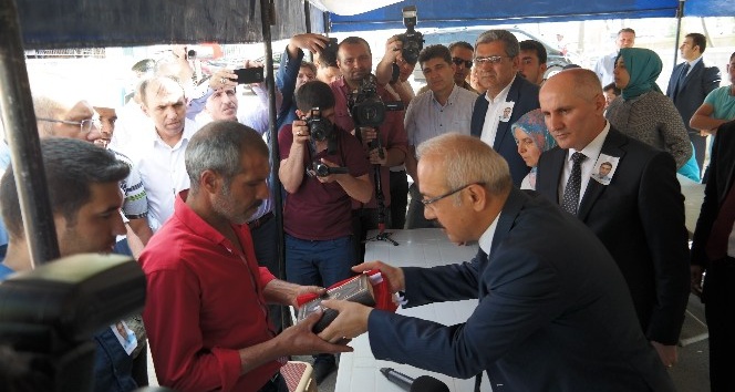 Bakan Elvan’dan şehit ailelerine taziye ziyareti
