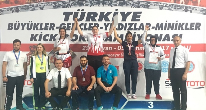 Aybüke Betül Aras, Kick Boks&#039;ta Türkiye şampiyonu