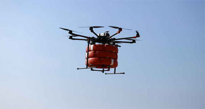 İstanbul sahillerinde cankurtaran drone iş başında