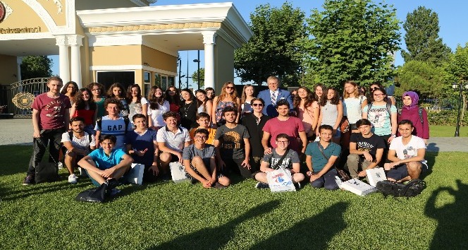 İstanbul Aydın Üniversitesi lise yaz okulları başladı