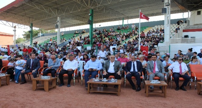 Yaz spor okulları açılışına davullu-zurnalı karşılama