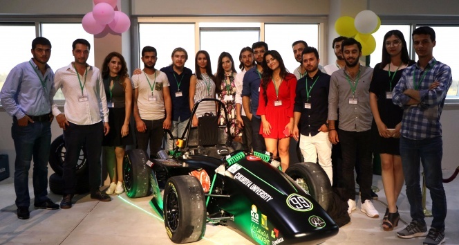 4&#039;ü kız 21 mühendislik öğrencisi elektrikli araba üretti