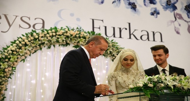 Sözcü İbrahim Kalın’ın kızı Rumeysa Kalın evlendi