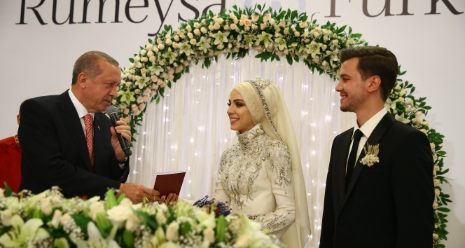 Sözcü İbrahim Kalın’ın kızı Rumeysa Kalın evlendi