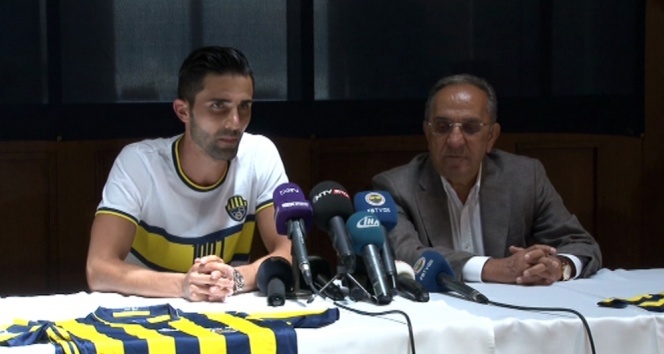 Hasan Ali Kaldırım: "Hayatımın en önemli 2. imzası"