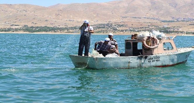 Elazığlı balıkçılar “Vira Bismillah” dedi