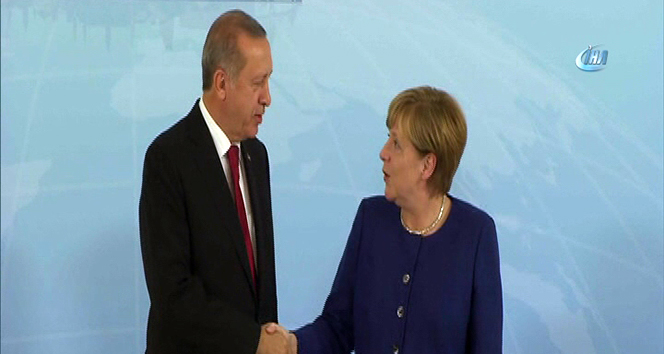Erdoğan, Merkel bir araya geldi