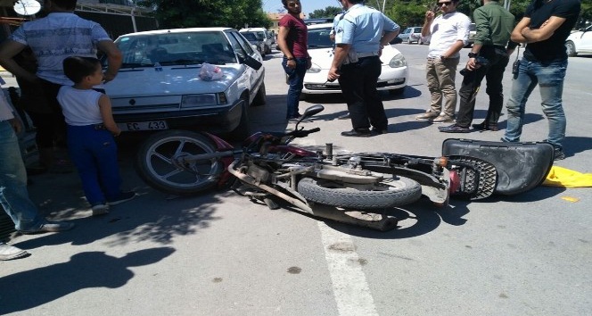 Karaman’da motosikletler çarpıştı: 2 yaralı
