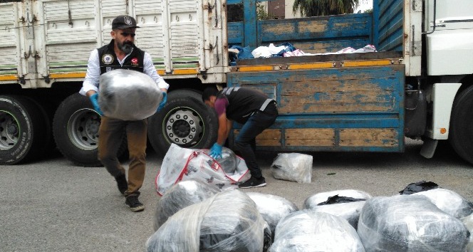 Kamyon kasasında 150 kilo esrar ele geçirildi